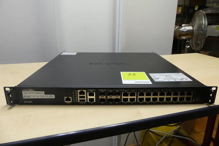 SonicWall Firewall/Netzwerk-Security-Appliance Modell: NSA 5650